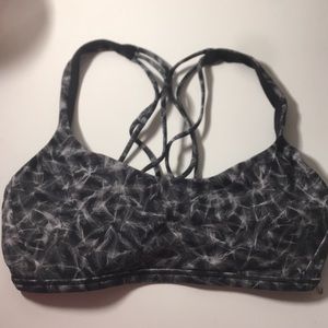 Lululemon Free to Be bra